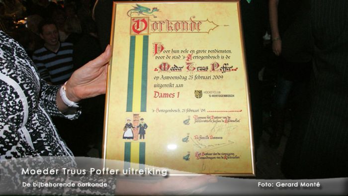 montE1126- moeder truus poffer-  web 2009