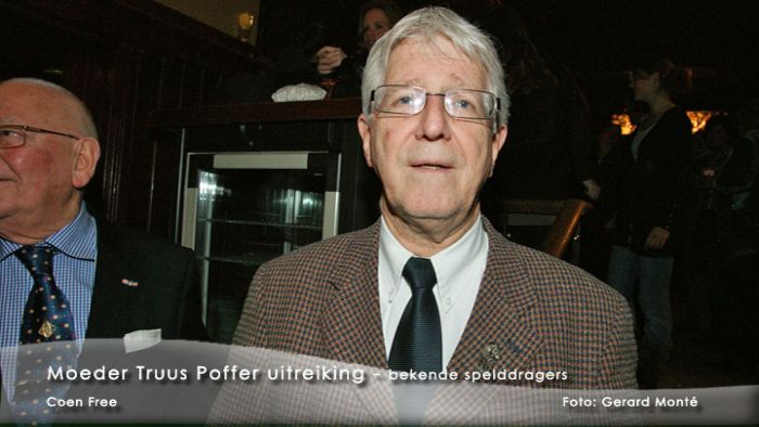 montE1132- moeder truus poffer-  web 2009