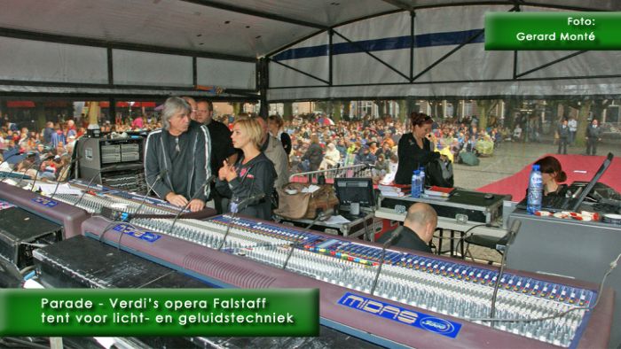 montE2429- Falstaff Parade 1-  web 2009