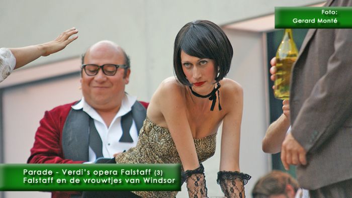 montE2496- Falstaff Parade 3-  web 2009