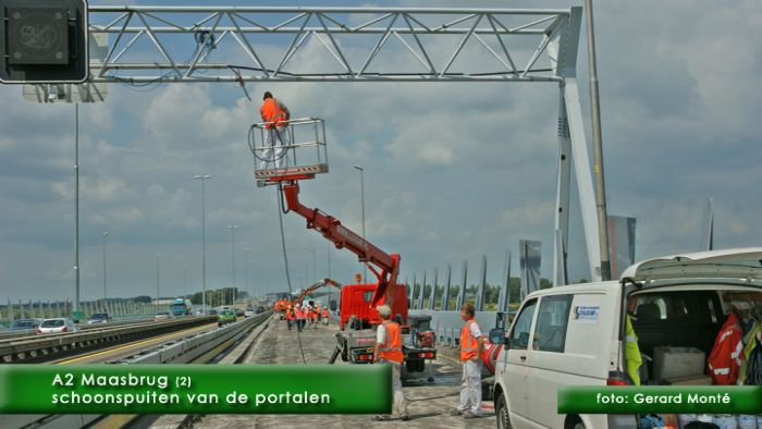 montE2795- a2 maasbrug 2-  web 2009