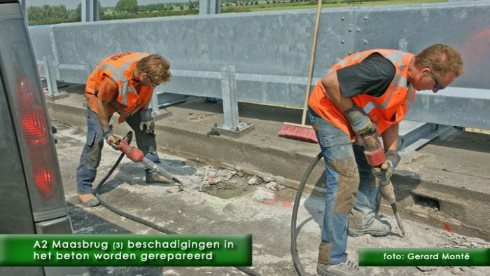 montE2801- a2 maasbrug 3-  web 2009