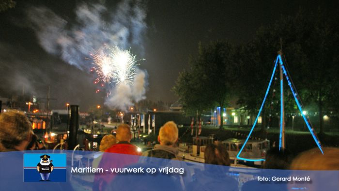 montE3673- maritiem 6 vuurwerk-  web 2009