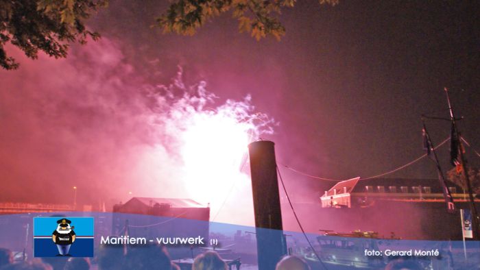 montE3676- maritiem 6 vuurwerk-  web 2009