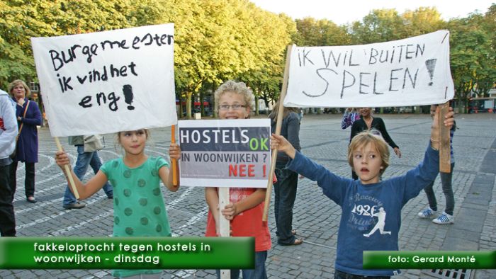 montE3754- fakkeloptocht hostels-  web 2009