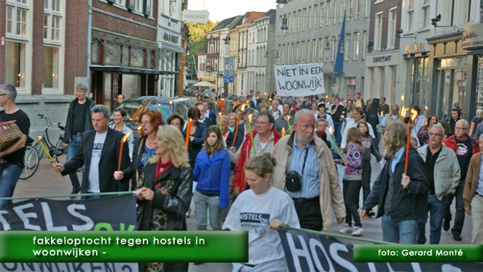 montE3757- fakkeloptocht hostels-  web 2009