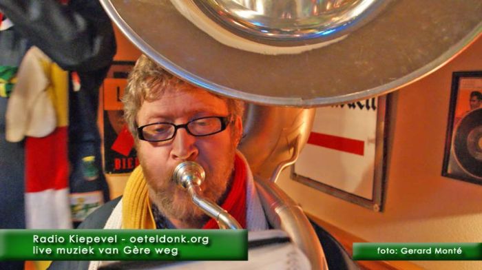 montE4998- radiokiepevel 3e -2-  web 2010