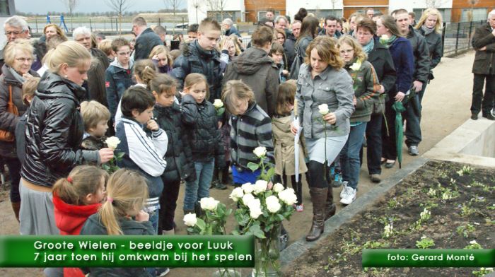 montE5680- groote wielen beeldje-  web 2010