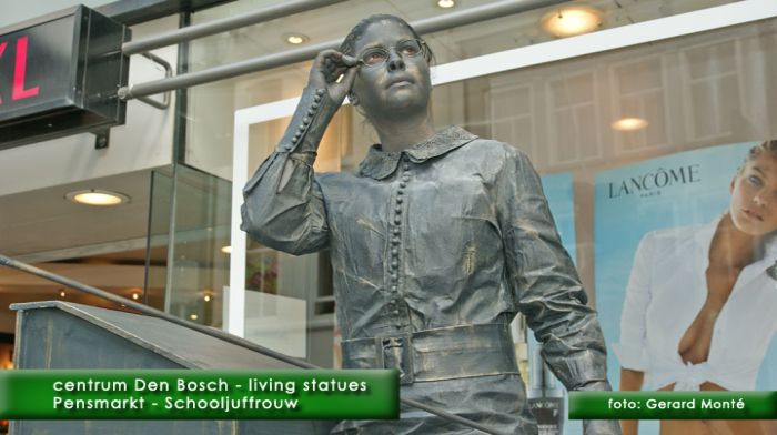 montE6627- living statues3-  web 2010