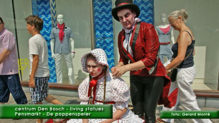 montE6631- living statues3-  web 2010