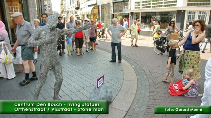 montE6633- living statues3-  web 2010