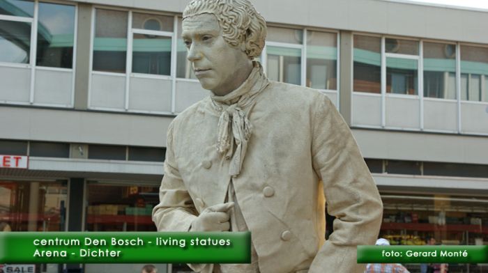 montE6636- living statues4-  web 2010