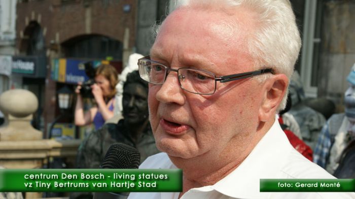 montE6659- living statues5-  web 2010