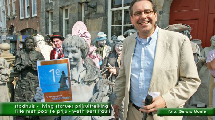 montE6663- living statues5-  web 2010