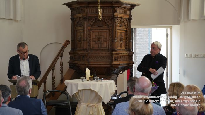 DSC09771- Victor Vroomkoning tachtig - bundel 80 gedichten - studie Intiem bestaan over zijn poezie - 30mrt2019 -  foto GerardMontE web