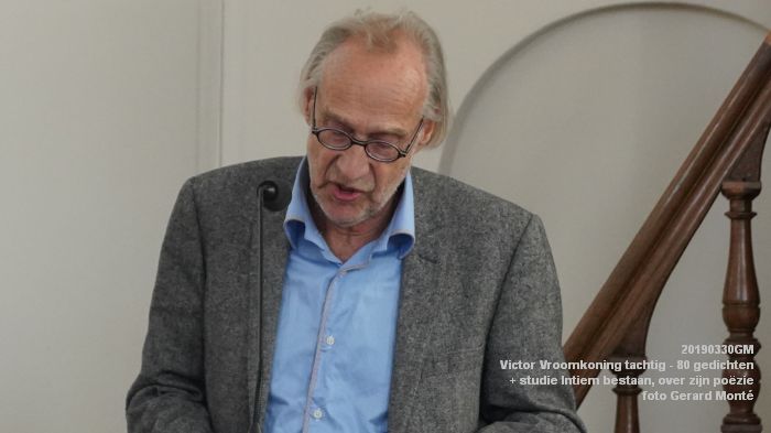 DSC09796- Victor Vroomkoning tachtig - bundel 80 gedichten - studie Intiem bestaan over zijn poezie - 30mrt2019 -  foto GerardMontE web