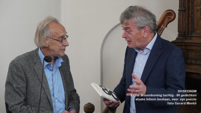 DSC09805- Victor Vroomkoning tachtig - bundel 80 gedichten - studie Intiem bestaan over zijn poezie - 30mrt2019 -  foto GerardMontE web