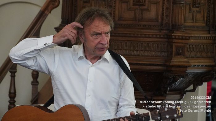 DSC09860- Victor Vroomkoning tachtig - bundel 80 gedichten - studie Intiem bestaan over zijn poezie - 30mrt2019 -  foto GerardMontE web