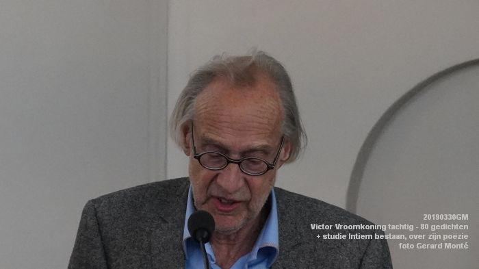 DSC09887- Victor Vroomkoning tachtig - bundel 80 gedichten - studie Intiem bestaan over zijn poezie - 30mrt2019 -  foto GerardMontE web