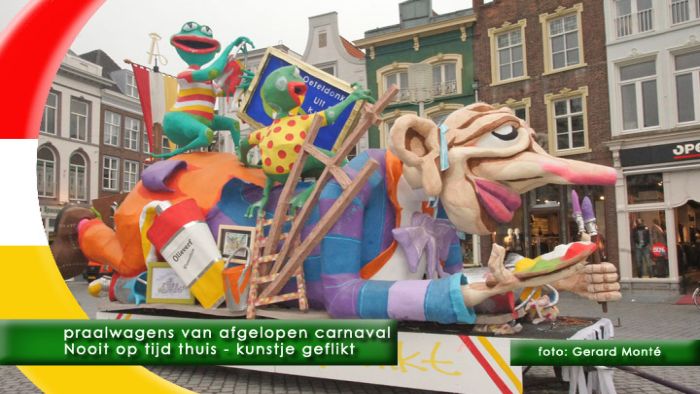 1montE10206- 11-11-11 praalwagens op de markt-  web 2011