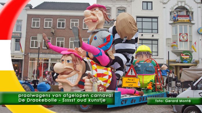 1montE10209- 11-11-11 praalwagens op de markt-  web 2011