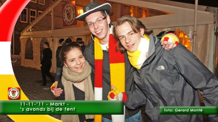 1montE10235- 11-11-11 avond op de -Markt-  web 2011