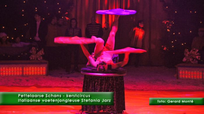 1montE10531- kerstcircus premiere antipodiste-  web 2011