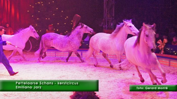 1montE10558- kerstcircus premiere Emiliano Jarz paarden-  web 2011