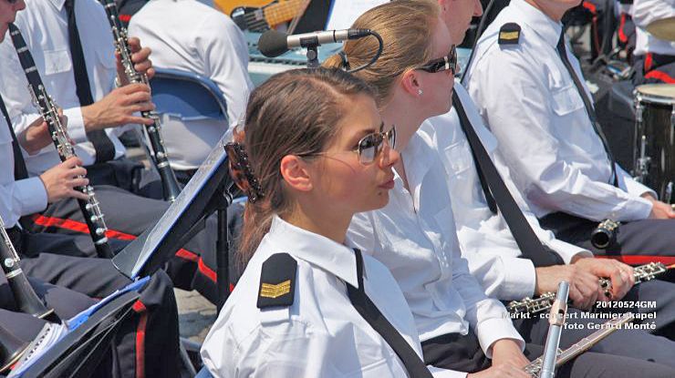 DSC05443- Markt 24mei2012 - concert marinierskapel - foto GerardMontE - web - web