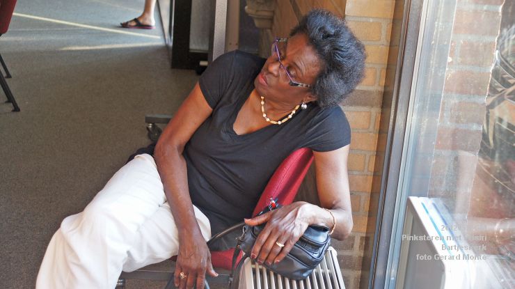 DSC06075- multiculturele activiteit  met Prisiri - Bartjeskerk - foto GerardMontE - 26mei2012 web