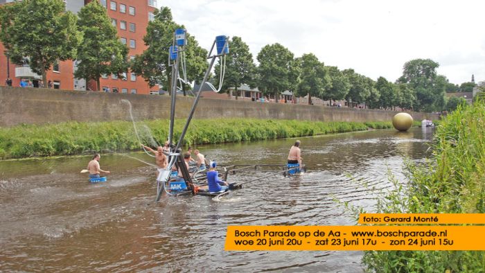 montE12300- boschparade generale-  web 2012