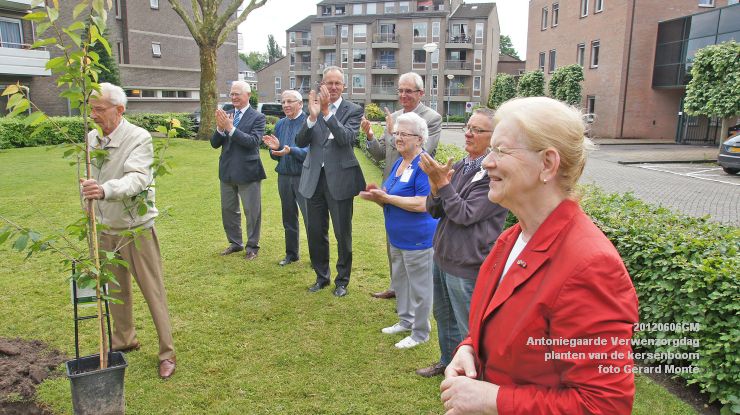 DSC08582-  Antoniegaarde verwenzorgdag kersenboom - foto GerardMontE - web