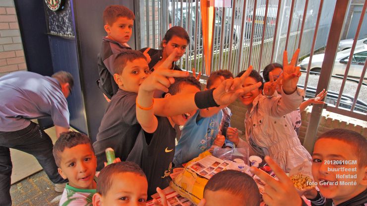 DSC09590- buurtfeest hofstad 10 juni 2012 -  foto GerardMontE - web