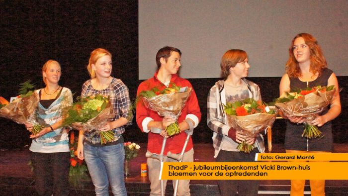 montE13144- vicki brown-huis jubileum-  web 2012
