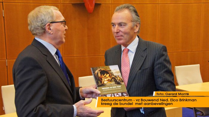 montE13724- afscheid Peter van Roosmalen Wonen in een ton-  web 2012