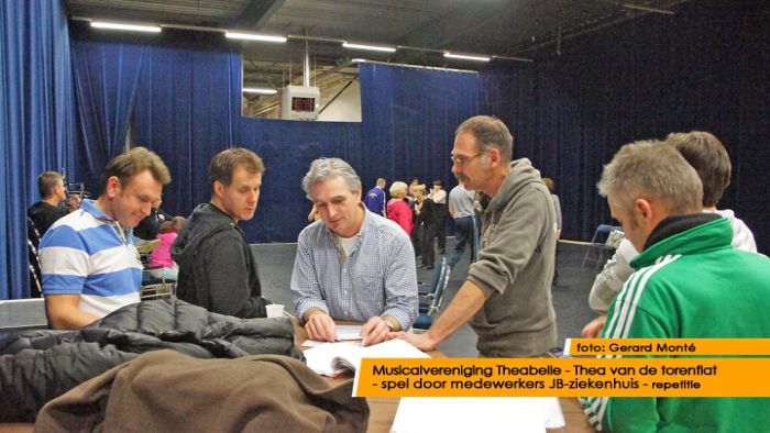 montE13843- Theabelle- van de torenflat-  web 2012