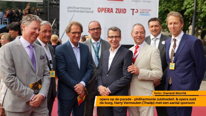 montE22223- opera op de parade montE22223- opera op de parade