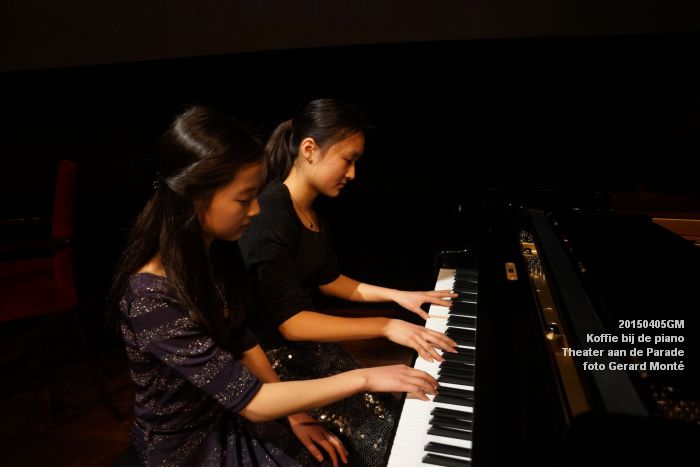 DSC08015- koffie bij de piano ThadP - 5apr2015 -  foto GerardMontE web