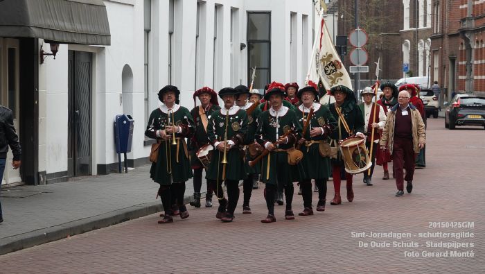 DSC03376- Sint-Jorisdagen schuttersgilde De Oude Schuts - Stadspijpers - 25apr2015 - foto GerardMontE web