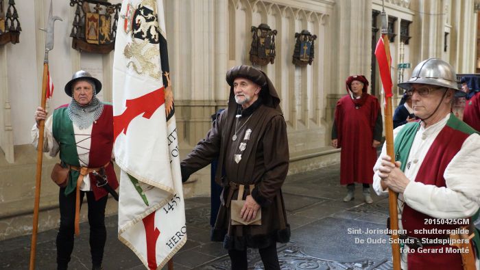 DSC03412- Sint-Jorisdagen schuttersgilde De Oude Schuts - Stadspijpers - 25apr2015 - foto GerardMontE web