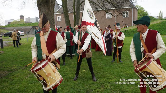 eDSC03369- Sint-Jorisdagen schuttersgilde De Oude Schuts - Stadspijpers - 26apr2015 - foto GerardMontE web