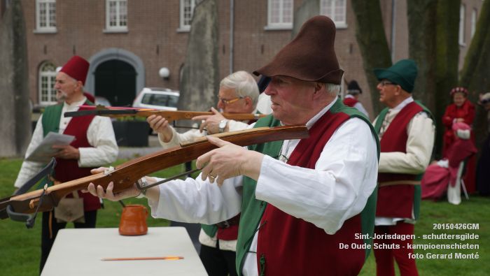 eDSC03435- Sint-Jorisdagen schuttersgilde De Oude Schuts - Stadspijpers - 26apr2015 - foto GerardMontE web