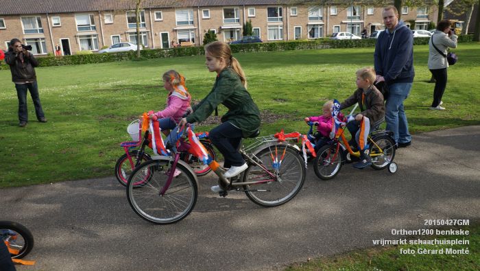 DSC03524- Orthen 1200 benkske vrijmarkt schaarhuisplein - 27apr2015 - foto GerardMontE web