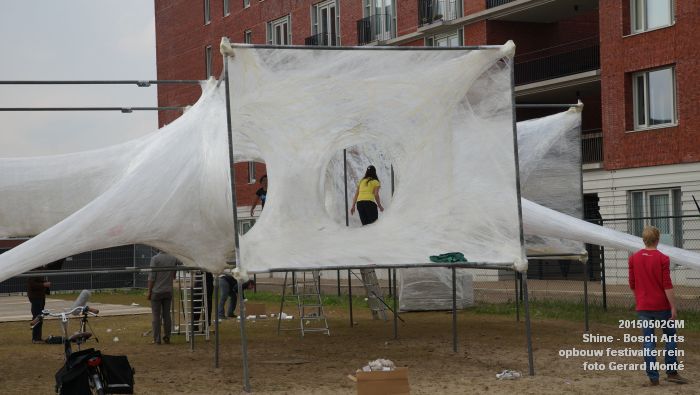 DSC04317- Shine opbouw festivalterrein - 2 mei2015 - foto GerardMontE web