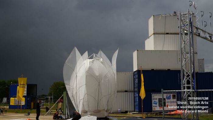 DSC05309- shine opbouw terrein paleiskwartier  - 7 mei 2014 - foto GerardMontE web