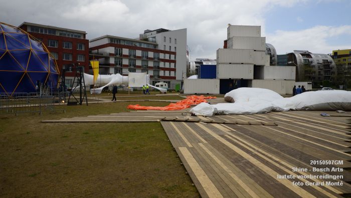 DSC05315- shine opbouw terrein paleiskwartier  - 7 mei 2014 - foto GerardMontE web