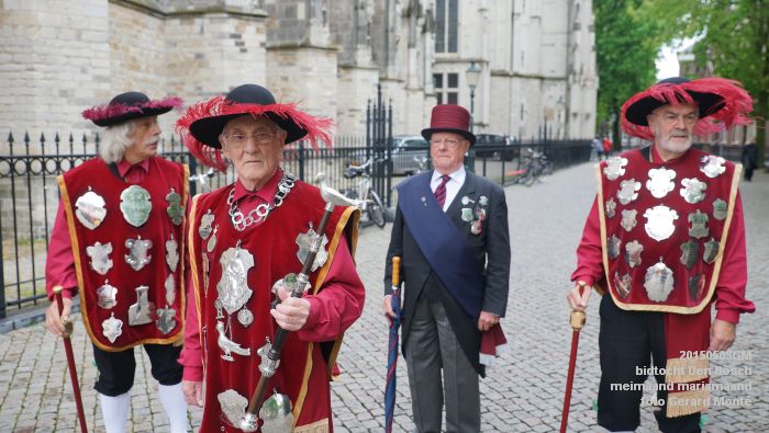 DSC04687- bidtocht Den Bosch  meimaand mariamaand - 3mei2015 -  foto GerardMontE web
