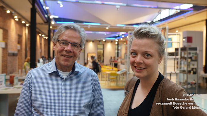 DSC05010- bieb Hanneke Hendrix verzamelt Bossche verhalen - 13mei2015 - foto GerardMontE web