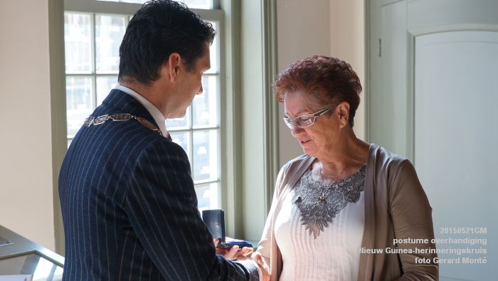 DSC06844- postume overhandiging toegekend Nieuw Guinea-herinneringskruis  - 2mei2015 -  foto GerardMontE web