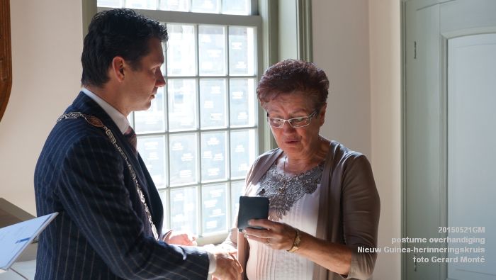 DSC06845- postume overhandiging toegekend Nieuw Guinea-herinneringskruis  - 2mei2015 -  foto GerardMontE web